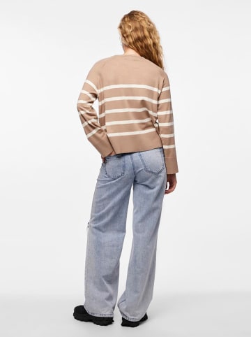 Pieces Sweter "Sia" w kolorze beżowo-białym