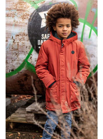 B.Nosy Tussenmantel rood