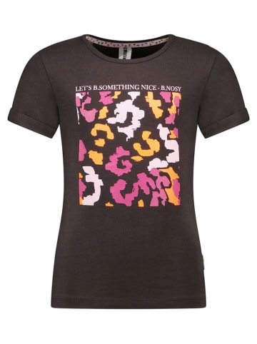 B.Nosy Shirt bruin