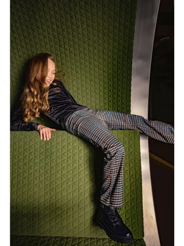 B.Nosy Hose in Grau