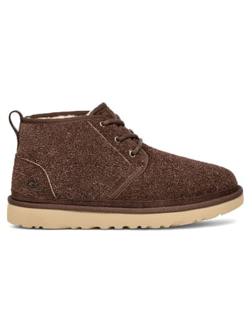 UGG Skórzane botki "Neumel Shaggy" w kolorze brązowym