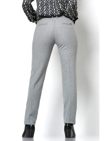 Toni Hose in Grau