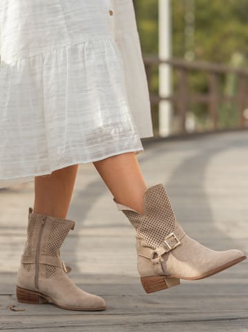 Bellucci Boots in Beige
