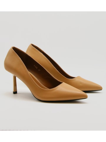 Belucci Pumps in Beige
