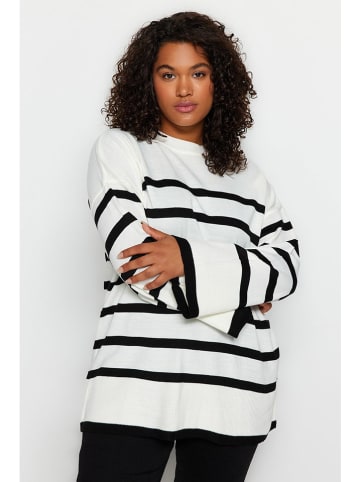 trendyol Pullover in Creme/ Schwarz