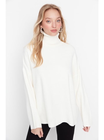 trendyol Rollkragenpullover in Creme