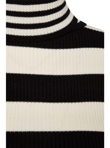 trendyol Rollkragenpullover in Schwarz/ Creme