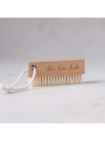 Eulenschnitt Nagelbürste "Lebe Liebe Lache" in Natur - (B)9,5 x (H)4 x (T)1,8 cm