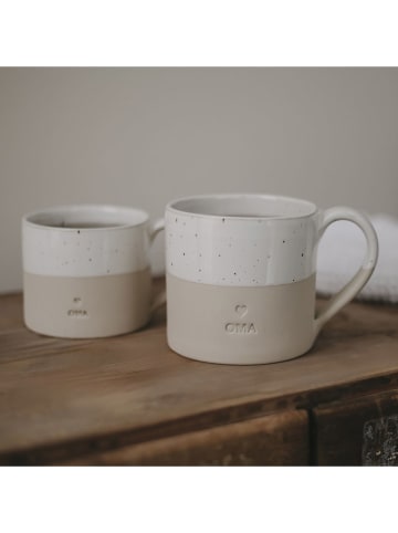 Eulenschnitt Jumbotasse "Oma" in Beige/ Weiß - 450 ml