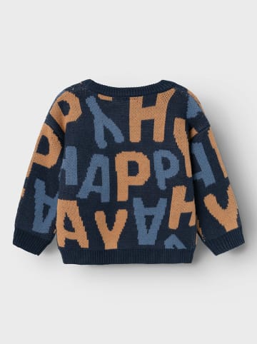 name it Sweter "Mobog" w kolorze granatowym ze wzorem