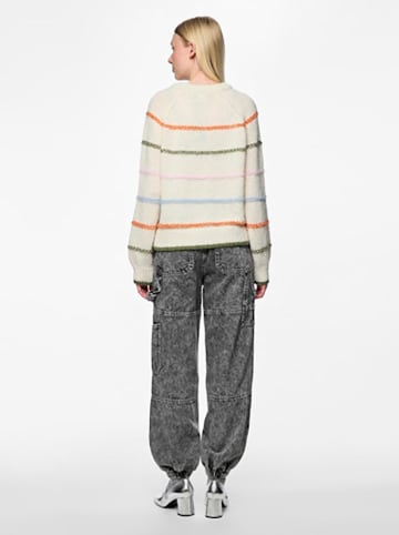 Pieces Pullover in Creme