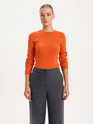 BGN Sweter w kolorze pomarańczowym
