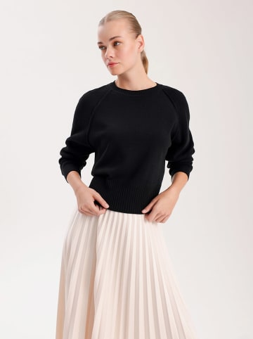 BGN Sweter w kolorze czarnym