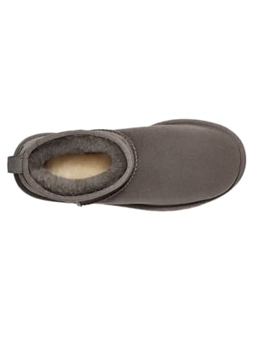 UGG Skórzane botki "Classic Ultra MIni" w kolorze lawendowym