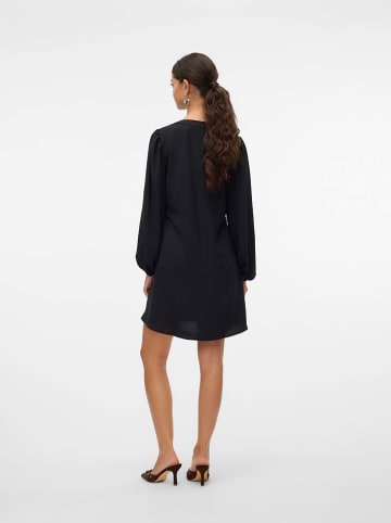 Vero Moda Sukienka w kolorze czarnym