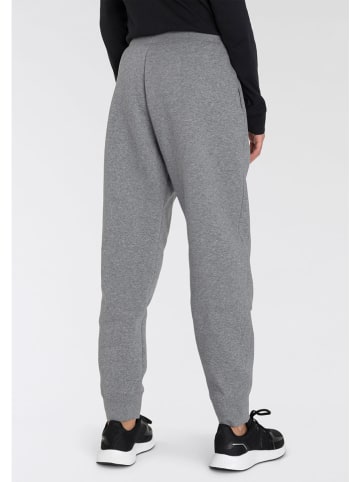 Nike Sweathose in Grau