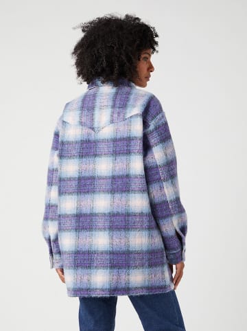 Wrangler Hemdjacke in Lila/ Hellblau