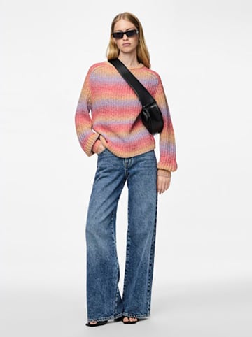 Pieces Pullover in Bunt