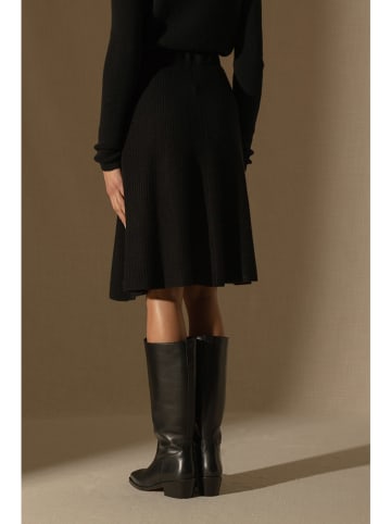 Perfect Cashmere Kaszmirowa spódnica "Shaw" w kolorze czarnym