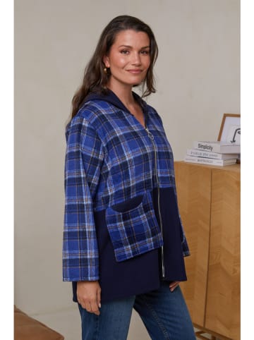 Curvy Lady Bluza w kolorze niebieskim