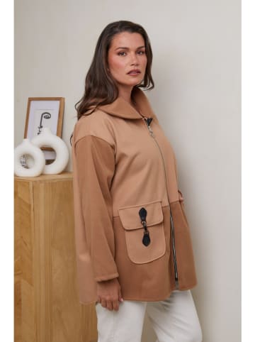 Curvy Lady Übergangsjacke in Braun