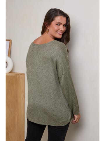Curvy Lady Pullover in Khaki
