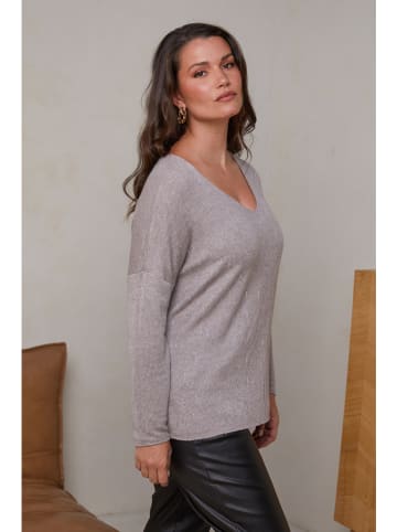 Curvy Lady Pullover in Hellbraun