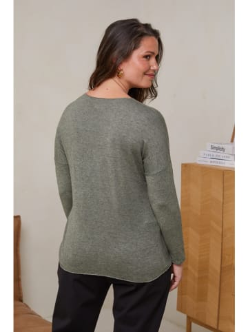 Curvy Lady Pullover in Khaki