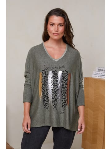 Curvy Lady Pullover in Khaki