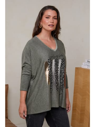 Curvy Lady Pullover in Khaki