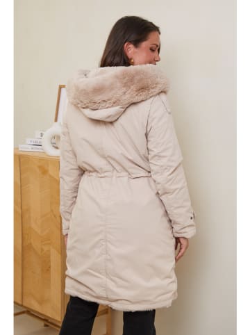 Curvy Lady Parka in Beige