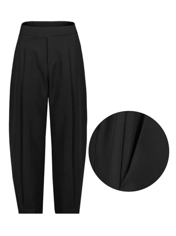 Sublevel Hose in Schwarz