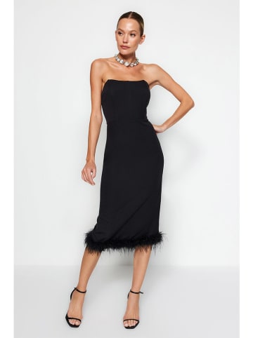 trendyol Kleid in Schwarz