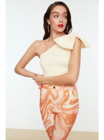 trendyol Top in Creme