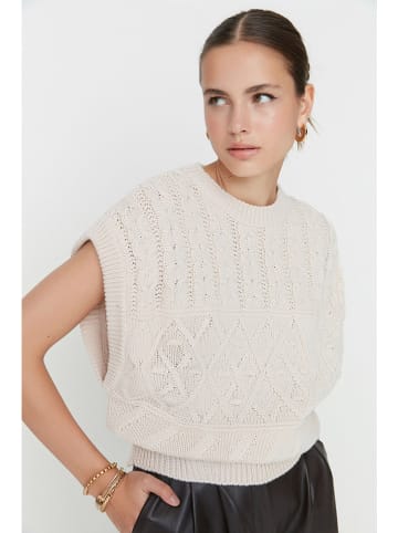 trendyol Pullunder in Creme