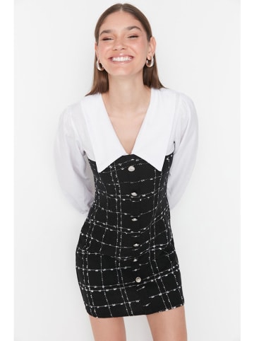 trendyol Kleid in Schwarz/ Weiß