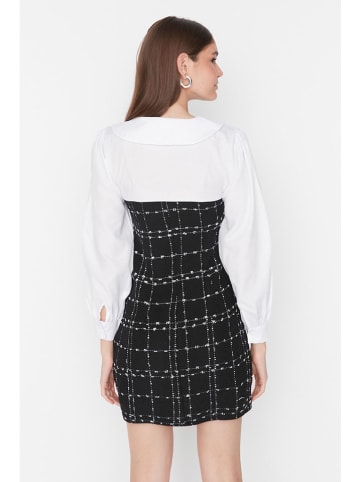 trendyol Kleid in Schwarz/ Weiß