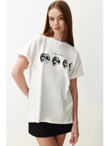 trendyol Shirt in Creme