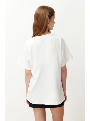 trendyol Shirt in Creme