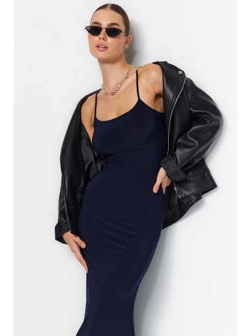 trendyol Kleid in Dunkelblau