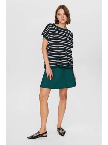 NÜMPH Sweter w kolorze czarnym ze wzorem