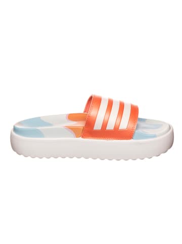adidas Plateau-Adiletten in Weiß/ Orange