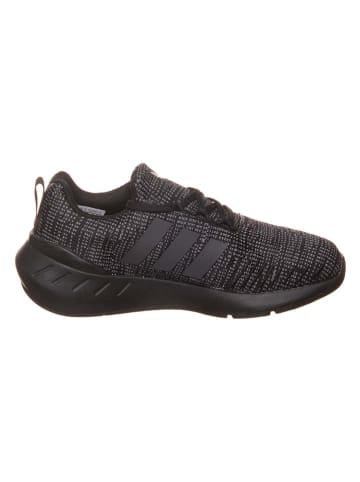 adidas Sneakersy "Swift Run 22 C" w kolorze czarnym