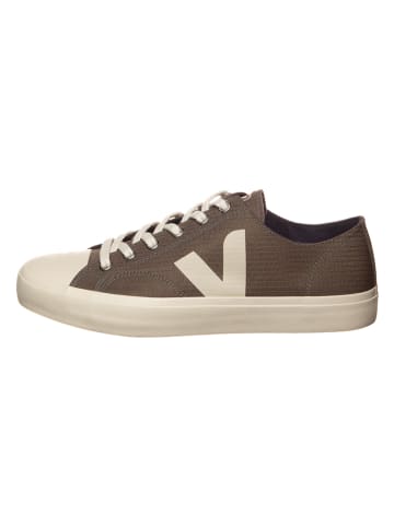 Veja Sneakers "Wata II Low" in Khaki/ Creme