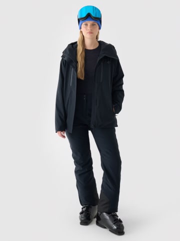4F Ski-/Snowboardjacke in Schwarz