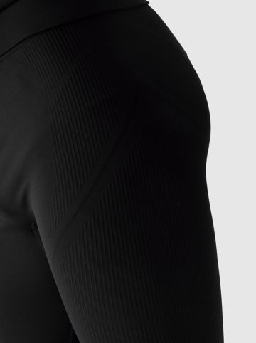 4F Thermounterhose in Schwarz