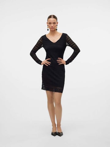 Vero Moda Sukienka "Zoe" w kolorze czarnym