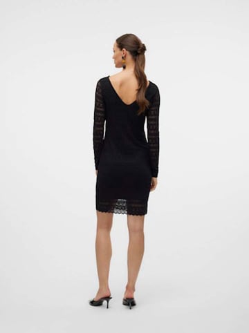 Vero Moda Sukienka "Zoe" w kolorze czarnym