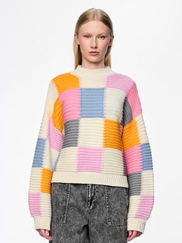 Pieces Sweter w kolorze kremowym