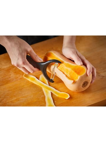Fiskars Gemüseschäler "Functional Form" in Schwarz - (H)15,1 cm